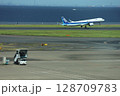 ANA離陸 128709783