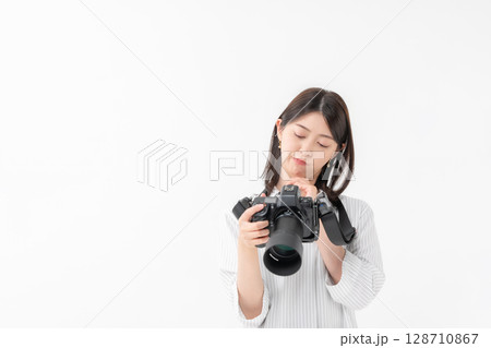 カメラを持った女性 カメラを持った女性 128710867