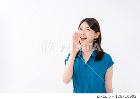 笑顔の女性 笑顔の女性 128710902