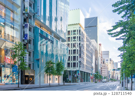 銀座の風景 128711540