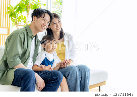 若い家族 若い家族 128711648