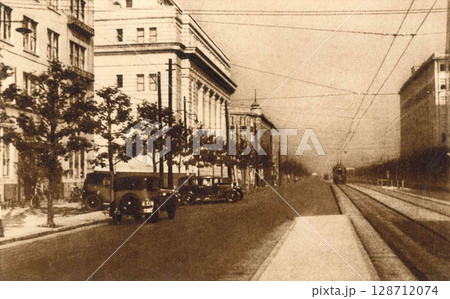 古写真　1932年　東京　大手町通り 128712074