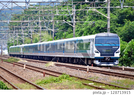 東海道本線 二宮-国府津 JR東日本 E257系2000番台 NA-13編成(大宮) 踊り子 東海道本線 二宮-国府津 JR東日本 E257系2000番台 NA-13編成(大宮) 踊り子 128713915