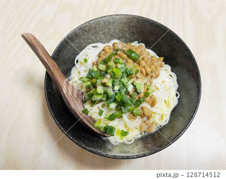 納豆たまごそうめん 納豆たまごそうめん 128714512