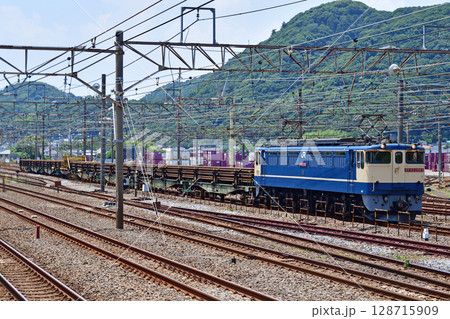 東海道本線　相模貨物　JR貨物　EF65-2083（新鶴見）＋日鐵チキ 128715909