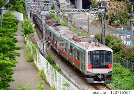 東海道貨物支線 東高島-桜木町 JR貨物 DD200-23(愛知)+東急 5000系 5106F編成 東海道貨物支線 東高島-桜木町 JR貨物 DD200-23(愛知)+東急 5000系 5106F編成 128716567