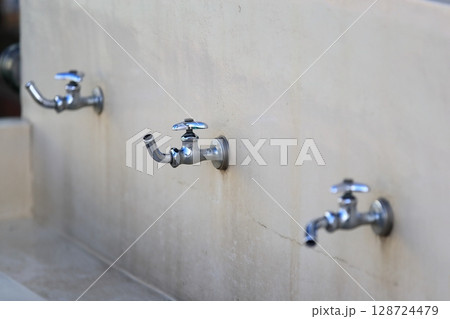学校の水飲み場 イメージ 学校の水飲み場 イメージ 128724479