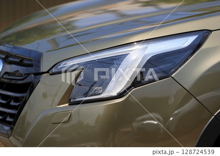 車のヘッドライト　イメージ 128724539