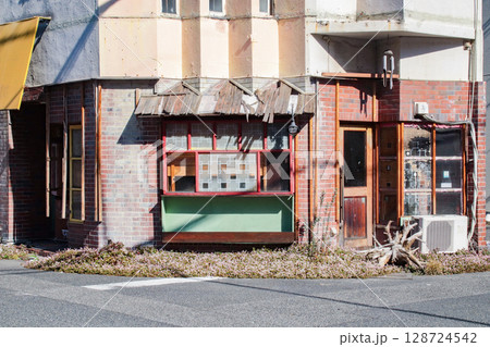 閉店した飲食店 128724542