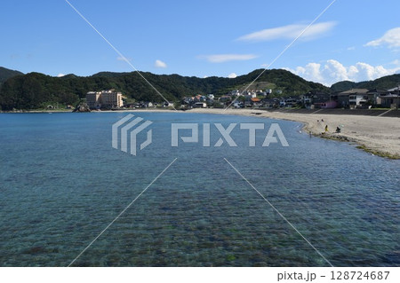 海辺のさざ波 128724687