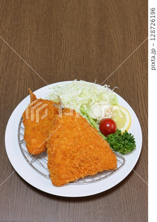 鯵フライ（縦構図） 128726196