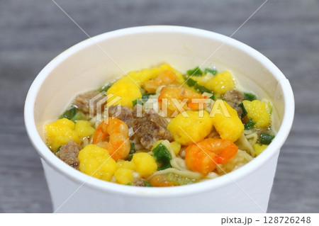 カップラーメン 128726248