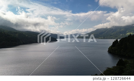 盛夏の芦ノ湖 128726644