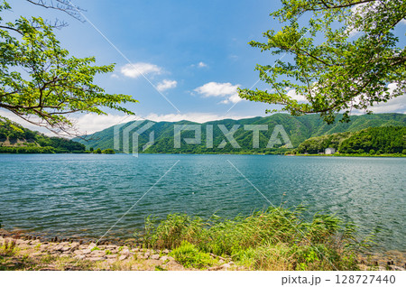 奥琵琶湖風景 滋賀県長浜市西浅井町菅浦 奥琵琶湖風景 滋賀県長浜市西浅井町菅浦 128727440