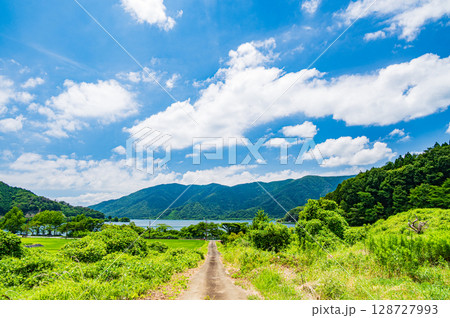 奥琵琶湖菅浦の山田風景　滋賀県長浜市西浅井町 128727993