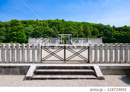 応神天皇惠我藻伏崗陵(誉田御廟山古墳)大阪府羽曳野市 応神天皇惠我藻伏崗陵(誉田御廟山古墳)大阪府羽曳野市 128729092