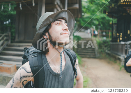 inbound tourist 128730220