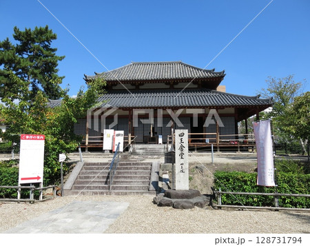 奈良市の西大寺にある四王堂 128731794