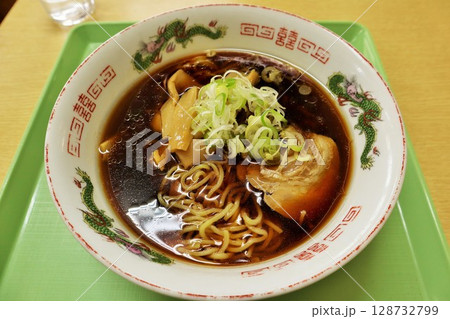 富山県　富山ブラックラーメン 128732799