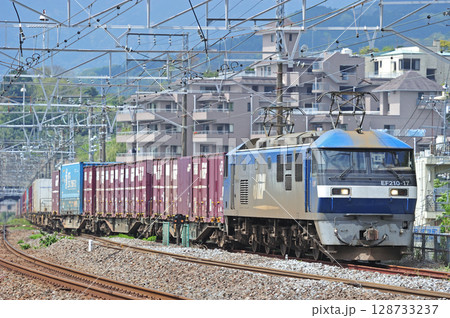 東海道本線　真鶴　JR貨物　EF210-17（岡山） 128733237