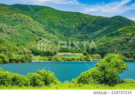 奥琵琶湖風景　滋賀県長浜市西浅井町菅浦 128737214