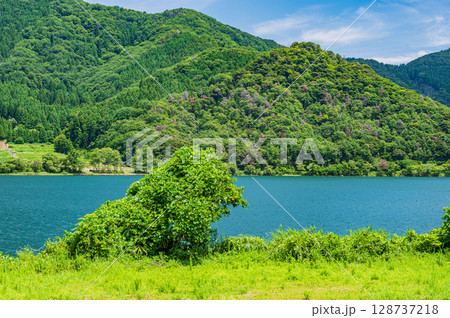 奥琵琶湖風景 滋賀県長浜市西浅井町菅浦 奥琵琶湖風景 滋賀県長浜市西浅井町菅浦 128737218