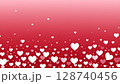 下部に集まるハートが彩る愛の背景 128740456