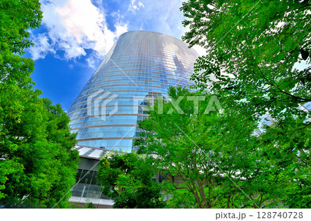 東京　品川駅周辺のビジネス街　品川インターシティ 128740728