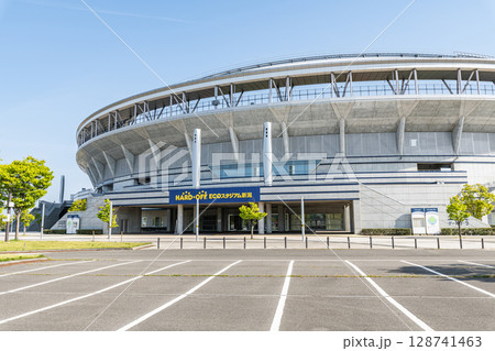 新潟県新潟市　新潟県立鳥屋野潟公園野球場（HARD OFF ECOスタジアム新潟） 128741463