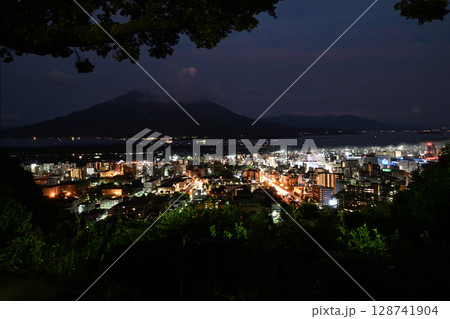 美しい鹿児島の夜景(イメージ) 美しい鹿児島の夜景(イメージ) 128741904