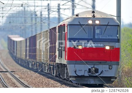 千歳線　島松－北広島　JR貨物　DF200-52（鷲別） 128742026