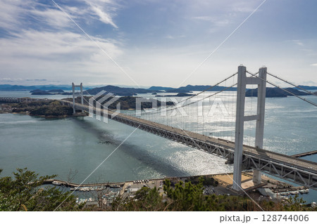 空と海と瀬戸大橋 空と海と瀬戸大橋 128744006