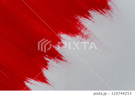 赤色の絵具の模様 128744253