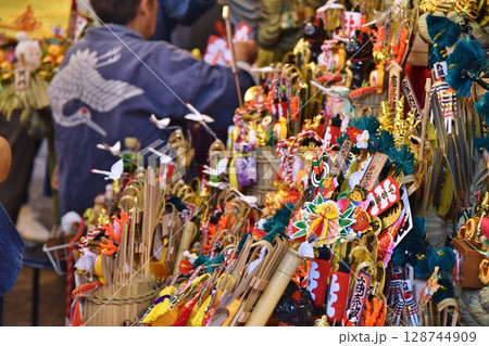 花園神社の酉の市　東京 128744909