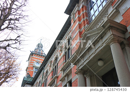 神奈川県横浜市、横浜市開港記念会館の風景 神奈川県横浜市、横浜市開港記念会館の風景 128745430