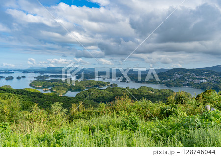 九十九島観光公園から見る九十九島(佐世保市) 九十九島観光公園から見る九十九島(佐世保市) 128746044