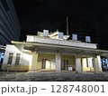 ライトアップされた旧高雄駅 128748001