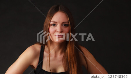 Young woman with natural make up. 128748563