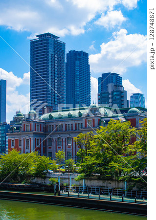 【大阪風景】淀屋橋界隈の川沿いのビル群(2) 128748871