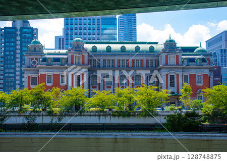 【大阪風景】淀屋橋界隈の川沿いのビル群(2) 128748875
