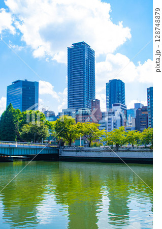 【大阪風景】淀屋橋界隈の川沿いのビル群(2) 128748879