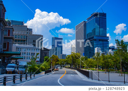 【大阪風景】淀屋橋界隈の川沿いのビル群(2) 128748923