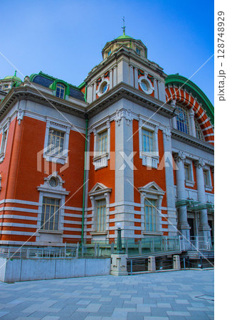 【大阪風景】淀屋橋界隈の川沿いのビル群(2) 【大阪風景】淀屋橋界隈の川沿いのビル群(2) 128748929