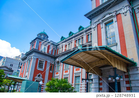 【大阪風景】淀屋橋界隈の川沿いのビル群(2) 128748931