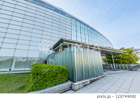 新潟県新潟市　新潟市民芸術文化会館「りゅーとぴあ」 128749092