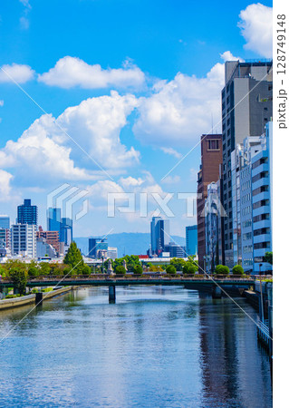 【大阪風景】淀屋橋界隈の川沿いのビル群(2) 【大阪風景】淀屋橋界隈の川沿いのビル群(2) 128749148
