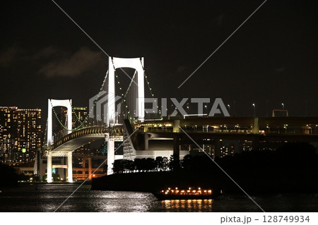 夜のレインボーブリッジ 東京 夜のレインボーブリッジ 東京 128749934
