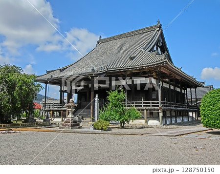 城下町津山の西寺町に建つ日蓮宗の寺院「妙法寺」 128750150