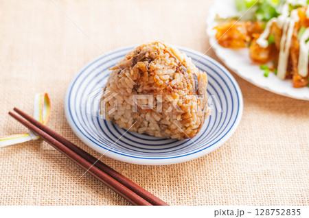 かしわのおにぎり かしわのおにぎり 128752835