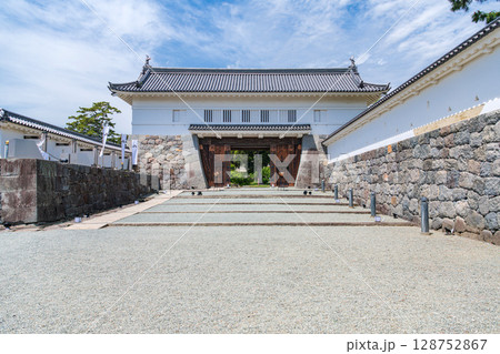 復元された小田原城の銅門 復元された小田原城の銅門 128752867